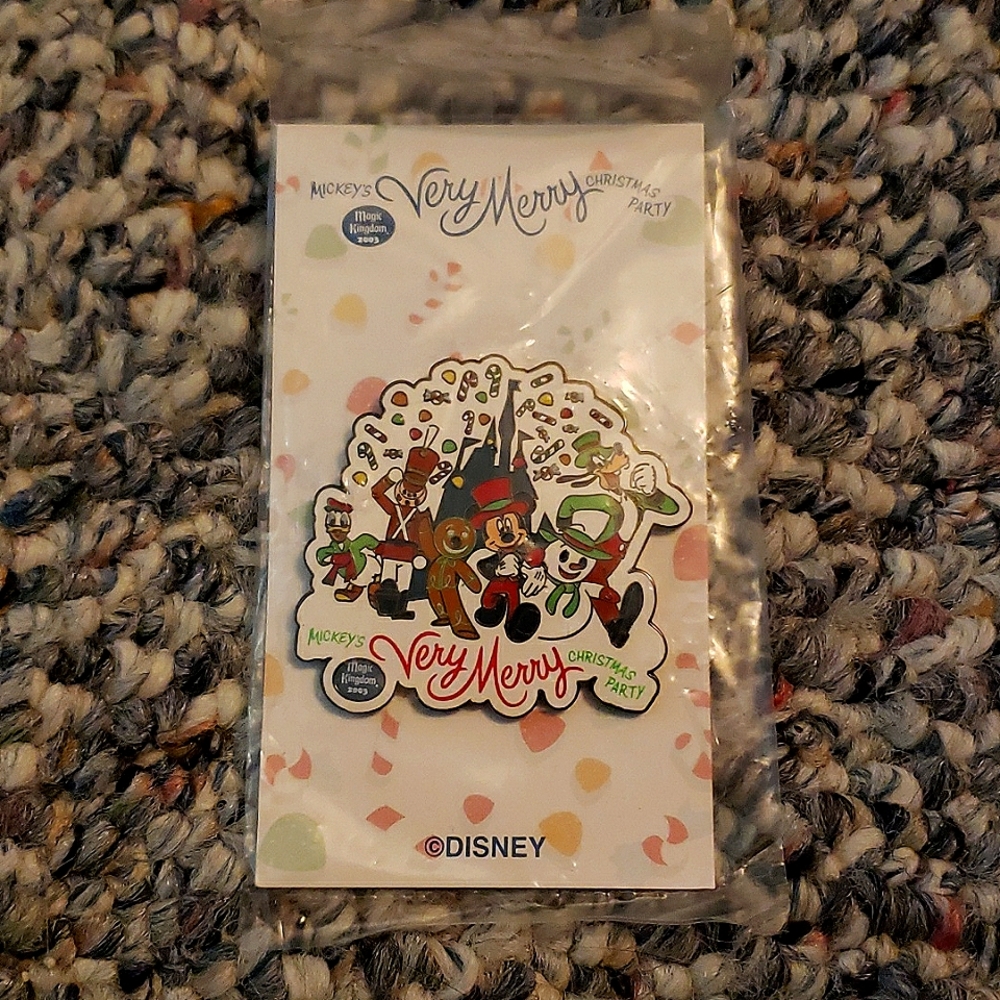 2003 Mickey's Very Merry Christmas Party Pin